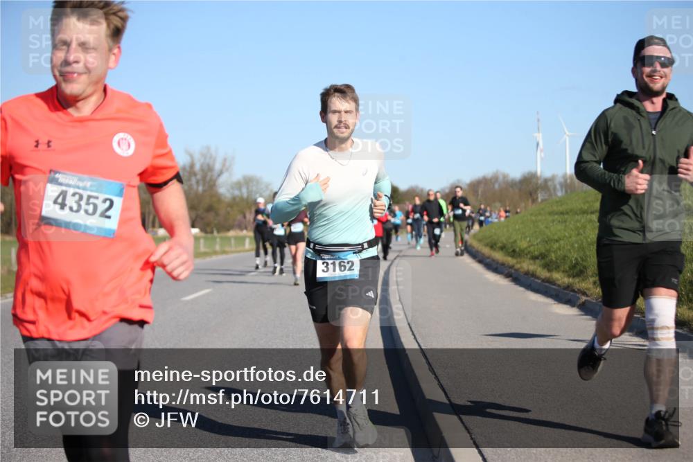 06.04.2025 - 44. Internationalen Wilhelmsburger Insellauf Jannik Wohlers http://msf.ph/oto/7614711 06.04.2025 09:31:40 Laufen 4352, 3162 meine-sportfotos.de