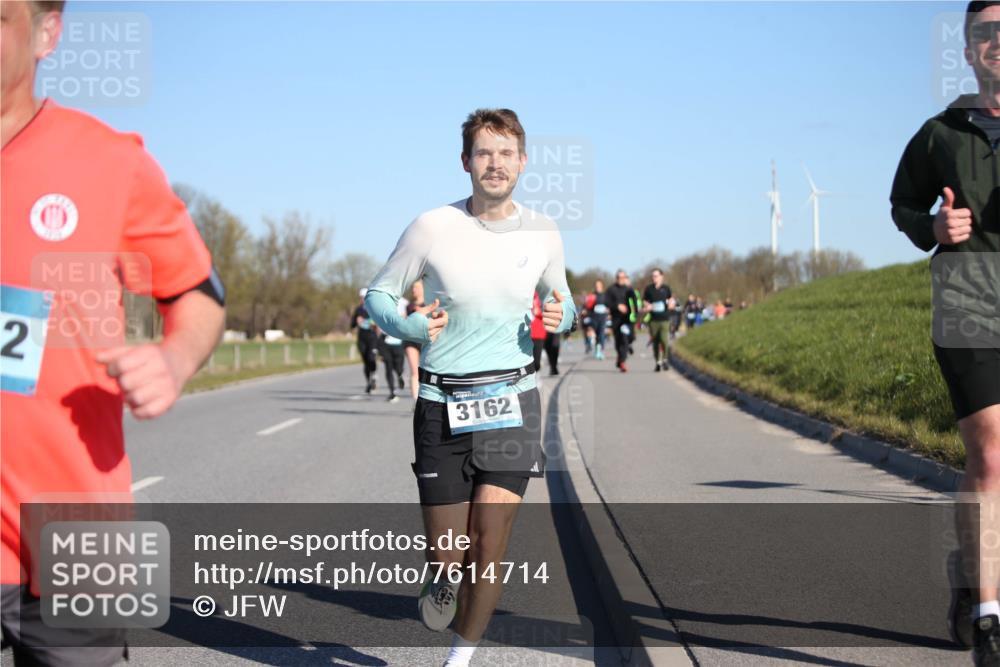 06.04.2025 - 44. Internationalen Wilhelmsburger Insellauf Jannik Wohlers http://msf.ph/oto/7614714 06.04.2025 09:31:41 Laufen 2, 3162 meine-sportfotos.de