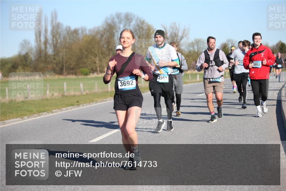06.04.2025 - 44. Internationalen Wilhelmsburger Insellauf Jannik Wohlers http://msf.ph/oto/7614733 06.04.2025 09:31:45 Laufen 3692, 4557, 4409, 447, 439, 3953 meine-sportfotos.de