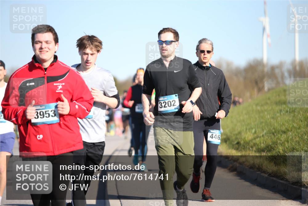 06.04.2025 - 44. Internationalen Wilhelmsburger Insellauf Jannik Wohlers http://msf.ph/oto/7614741 06.04.2025 09:31:48 Laufen 3953, 400, 3202, 446 meine-sportfotos.de