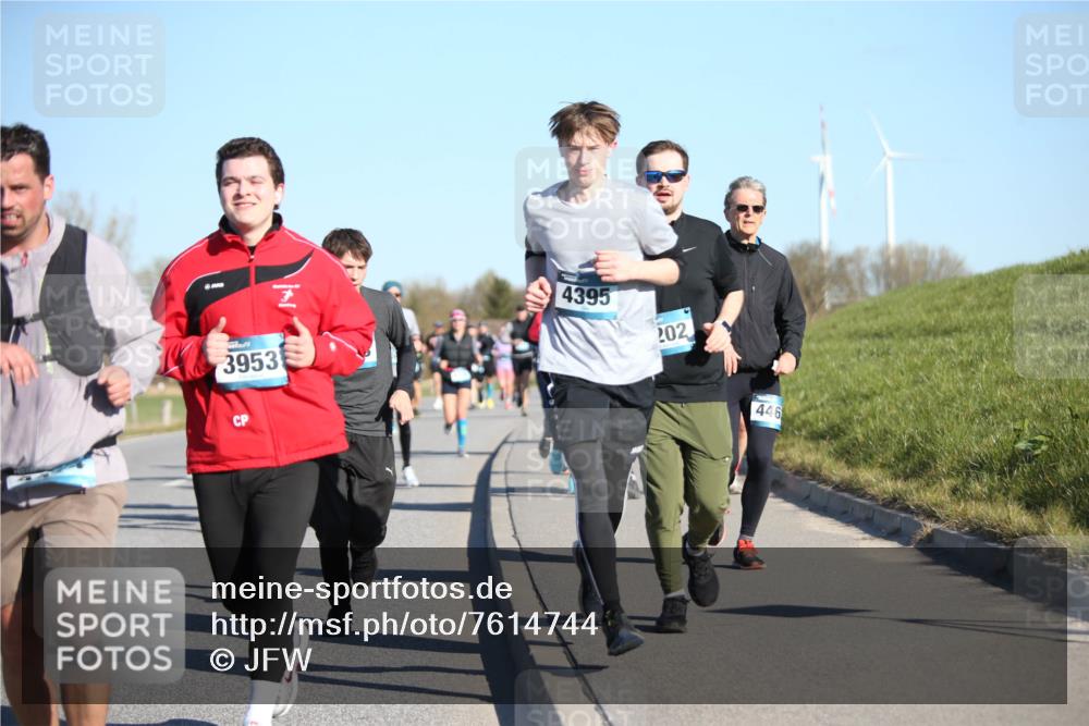 06.04.2025 - 44. Internationalen Wilhelmsburger Insellauf Jannik Wohlers http://msf.ph/oto/7614744 06.04.2025 09:31:48 Laufen 3953, 4395, 202, 446 meine-sportfotos.de