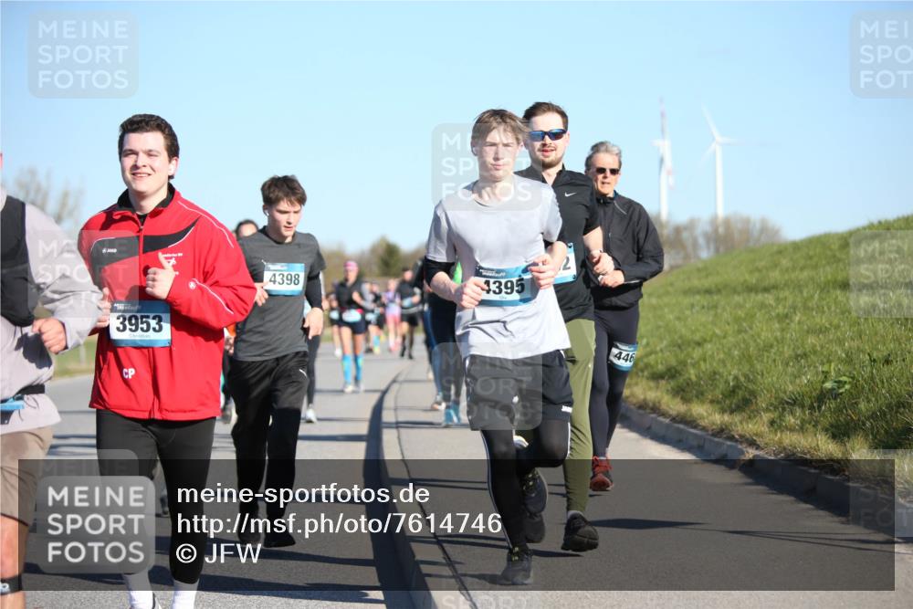 06.04.2025 - 44. Internationalen Wilhelmsburger Insellauf Jannik Wohlers http://msf.ph/oto/7614746 06.04.2025 09:31:48 Laufen 3953, 4398, 4395, 446 meine-sportfotos.de