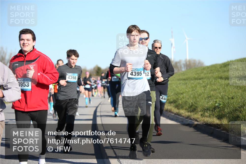 06.04.2025 - 44. Internationalen Wilhelmsburger Insellauf Jannik Wohlers http://msf.ph/oto/7614747 06.04.2025 09:31:49 Laufen 3953, 4398, 4395, 2, 446 meine-sportfotos.de