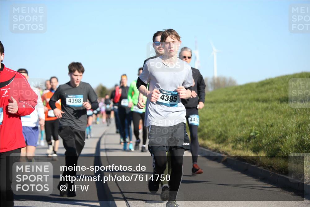06.04.2025 - 44. Internationalen Wilhelmsburger Insellauf Jannik Wohlers http://msf.ph/oto/7614750 06.04.2025 09:31:49 Laufen 4398, 4395, 446 meine-sportfotos.de