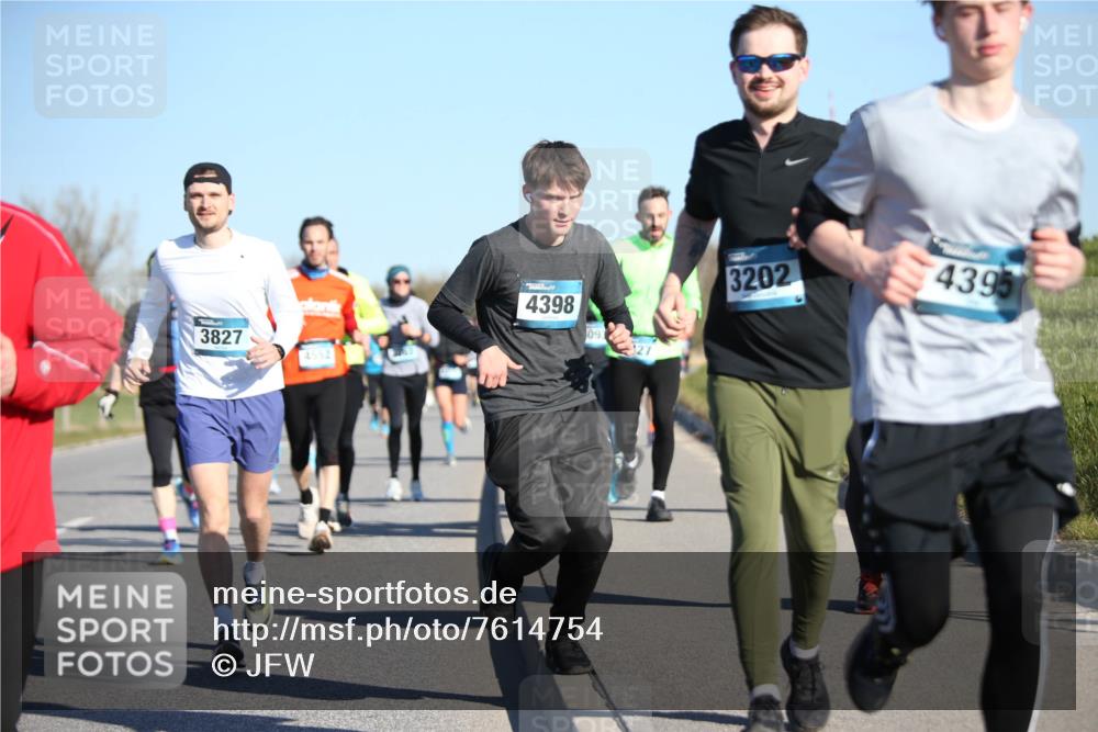 06.04.2025 - 44. Internationalen Wilhelmsburger Insellauf Jannik Wohlers http://msf.ph/oto/7614754 06.04.2025 09:31:49 Laufen 3827, 4552, 4398, 093, 127, 3202, 439 meine-sportfotos.de