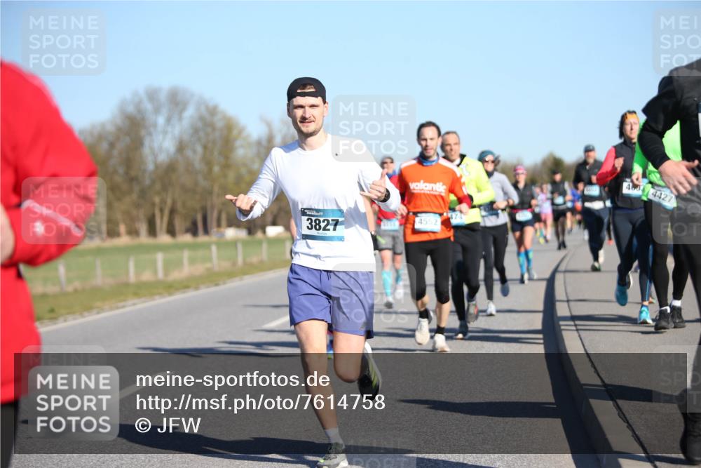 06.04.2025 - 44. Internationalen Wilhelmsburger Insellauf Jannik Wohlers http://msf.ph/oto/7614758 06.04.2025 09:31:50 Laufen 3827, 4552, 474, 4, 044427 meine-sportfotos.de