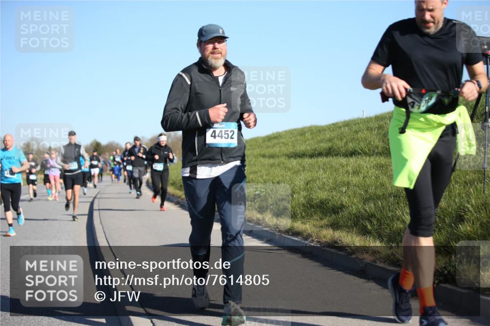 06.04.2025 - 44. Internationalen Wilhelmsburger Insellauf Jannik Wohlers http://msf.ph/oto/7614805 06.04.2025 09:31:58 Laufen 5010, 4452 meine-sportfotos.de