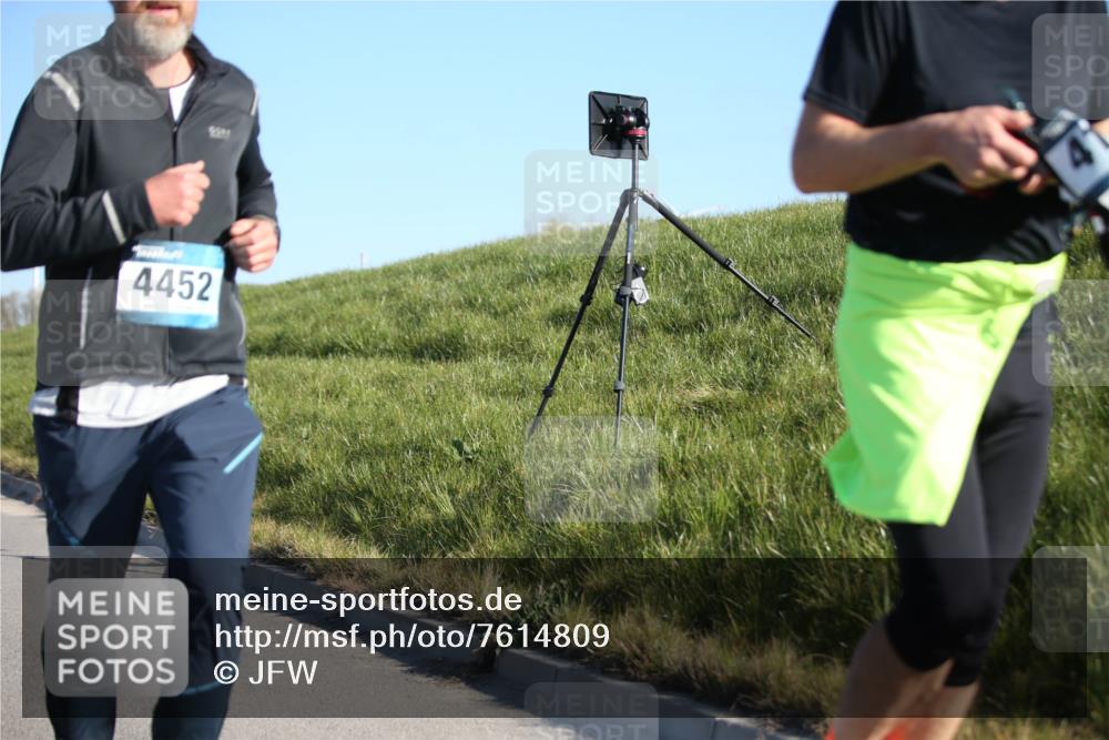 06.04.2025 - 44. Internationalen Wilhelmsburger Insellauf Jannik Wohlers http://msf.ph/oto/7614809 06.04.2025 09:31:58 Laufen 4452 meine-sportfotos.de