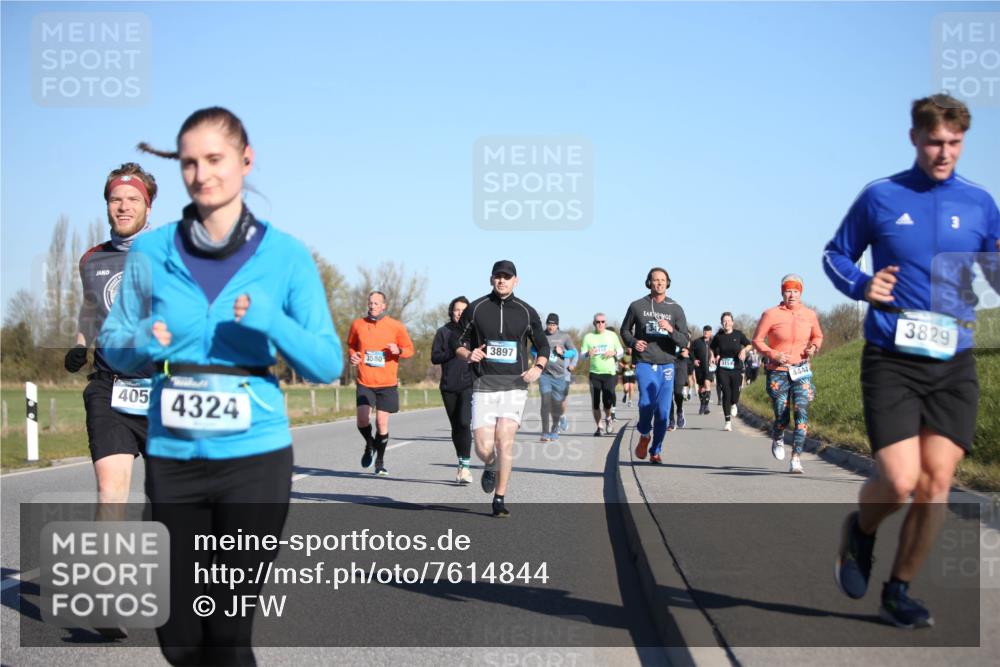 06.04.2025 - 44. Internationalen Wilhelmsburger Insellauf Jannik Wohlers http://msf.ph/oto/7614844 06.04.2025 09:32:11 Laufen 405, 4324, 112, 3897, 3580, 347, 315, 4444, 3829 meine-sportfotos.de