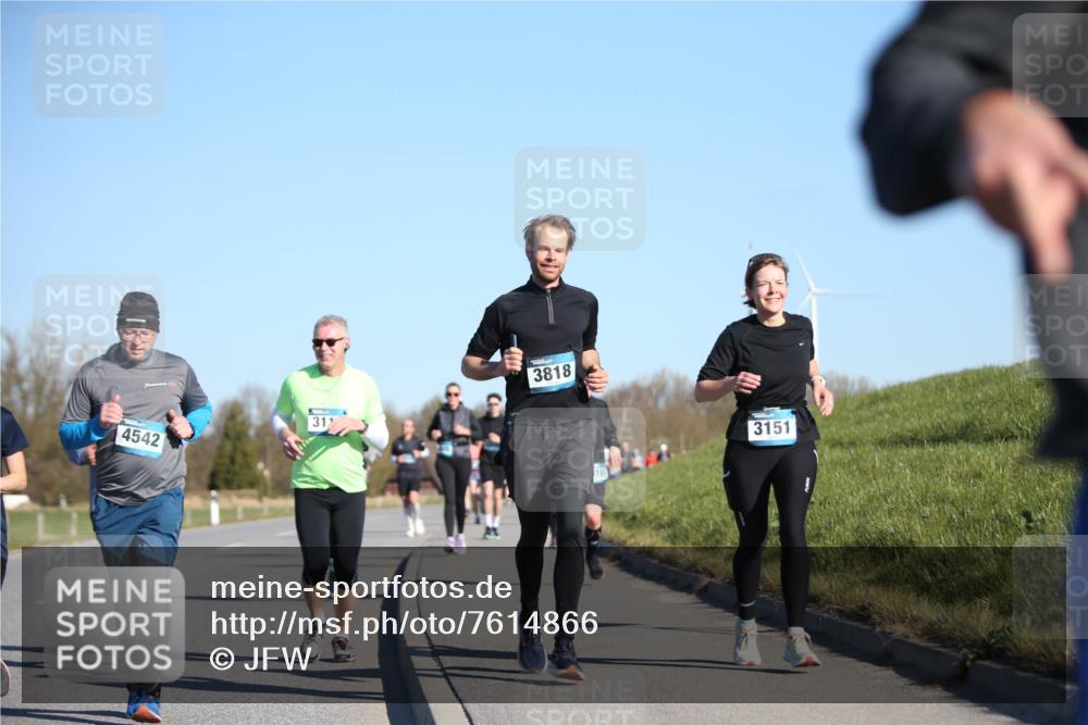 06.04.2025 - 44. Internationalen Wilhelmsburger Insellauf Jannik Wohlers http://msf.ph/oto/7614866 06.04.2025 09:32:16 Laufen 4542, 311, 3818, 3151 meine-sportfotos.de