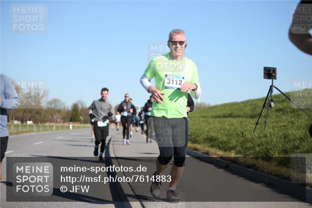 06.04.2025 - 44. Internationalen Wilhelmsburger Insellauf Jannik Wohlers http://msf.ph/oto/7614883 06.04.2025 09:32:19 Laufen 3112 meine-sportfotos.de