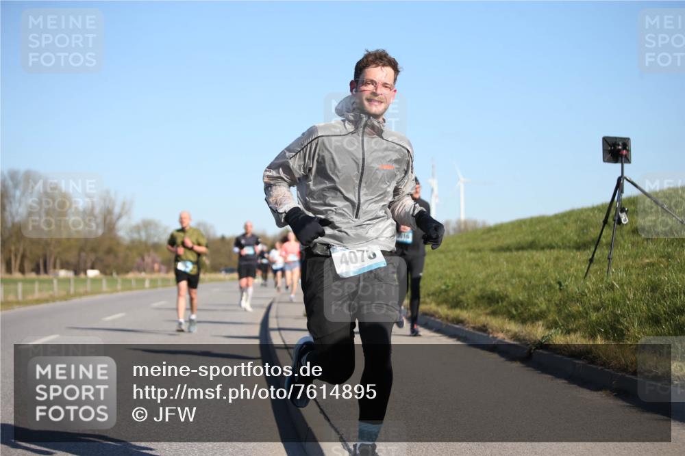 06.04.2025 - 44. Internationalen Wilhelmsburger Insellauf Jannik Wohlers http://msf.ph/oto/7614895 06.04.2025 09:32:22 Laufen 4076 meine-sportfotos.de