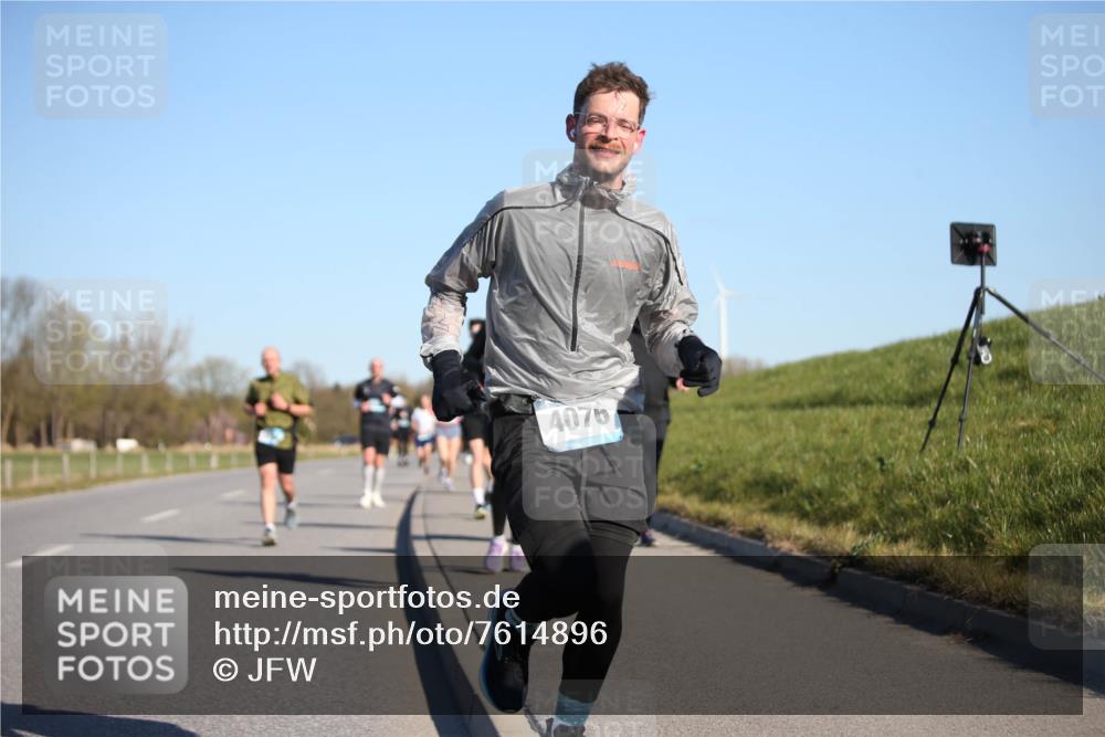 06.04.2025 - 44. Internationalen Wilhelmsburger Insellauf Jannik Wohlers http://msf.ph/oto/7614896 06.04.2025 09:32:22 Laufen 4076 meine-sportfotos.de