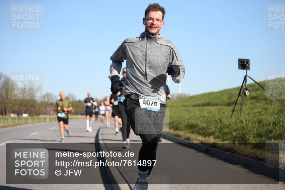 06.04.2025 - 44. Internationalen Wilhelmsburger Insellauf Jannik Wohlers http://msf.ph/oto/7614897 06.04.2025 09:32:22 Laufen 4070 meine-sportfotos.de