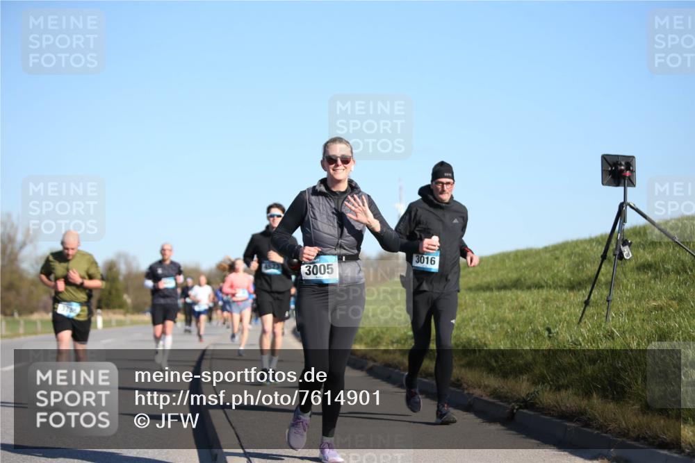 06.04.2025 - 44. Internationalen Wilhelmsburger Insellauf Jannik Wohlers http://msf.ph/oto/7614901 06.04.2025 09:32:24 Laufen 378, 3005, 3016 meine-sportfotos.de
