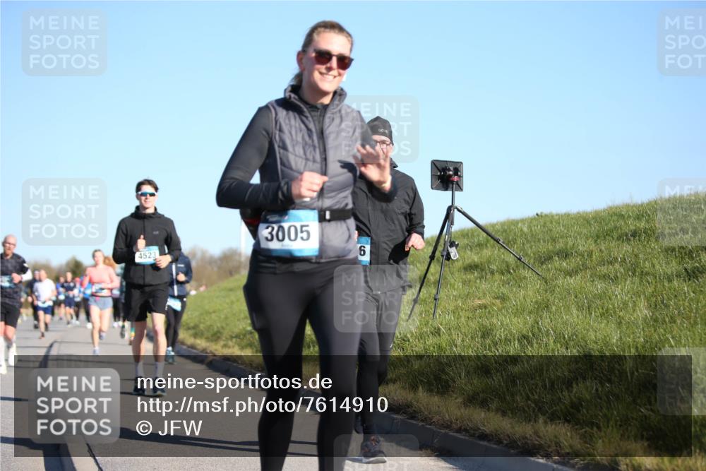 06.04.2025 - 44. Internationalen Wilhelmsburger Insellauf Jannik Wohlers http://msf.ph/oto/7614910 06.04.2025 09:32:25 Laufen 4523, 3005, 6 meine-sportfotos.de