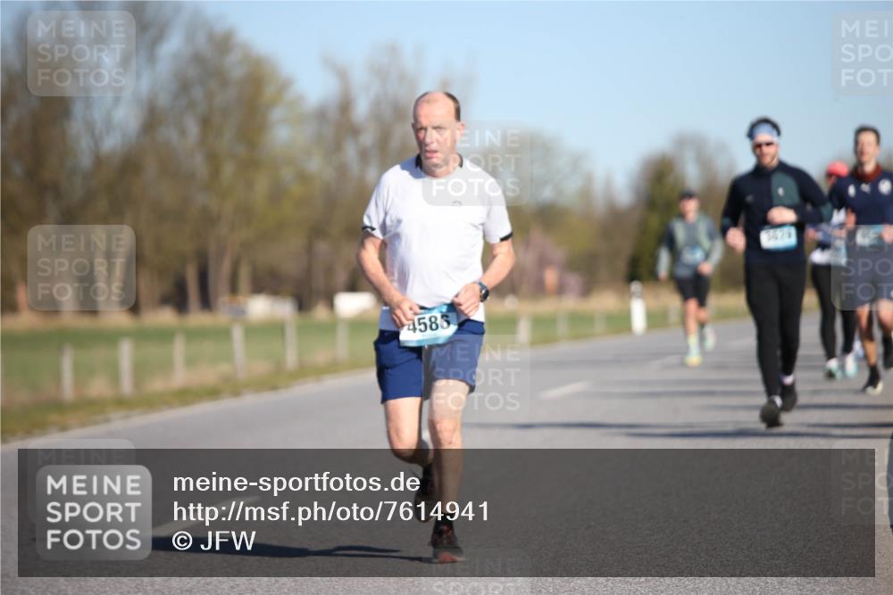 06.04.2025 - 44. Internationalen Wilhelmsburger Insellauf Jannik Wohlers http://msf.ph/oto/7614941 06.04.2025 09:32:32 Laufen 4586 meine-sportfotos.de