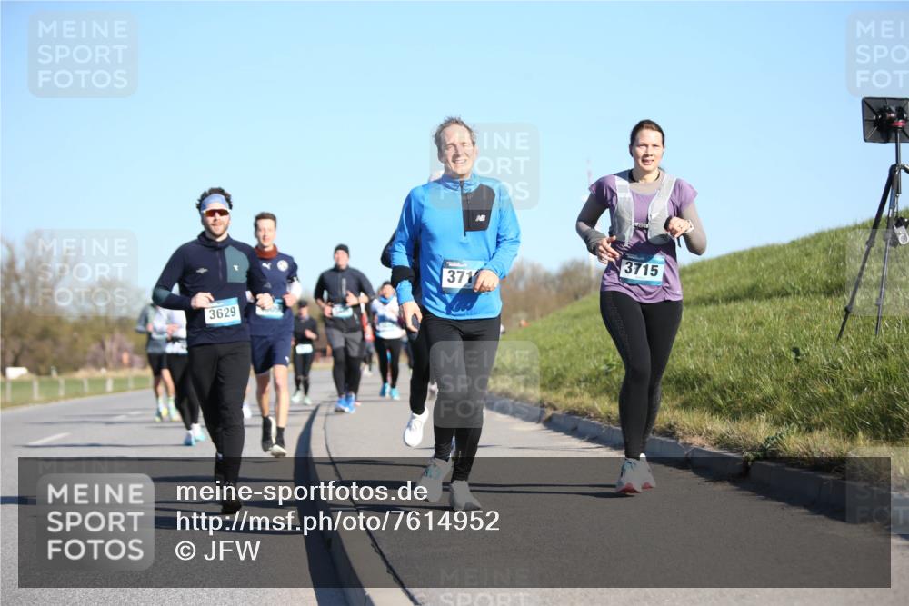 06.04.2025 - 44. Internationalen Wilhelmsburger Insellauf Jannik Wohlers http://msf.ph/oto/7614952 06.04.2025 09:32:36 Laufen 3629, 371, 3715 meine-sportfotos.de