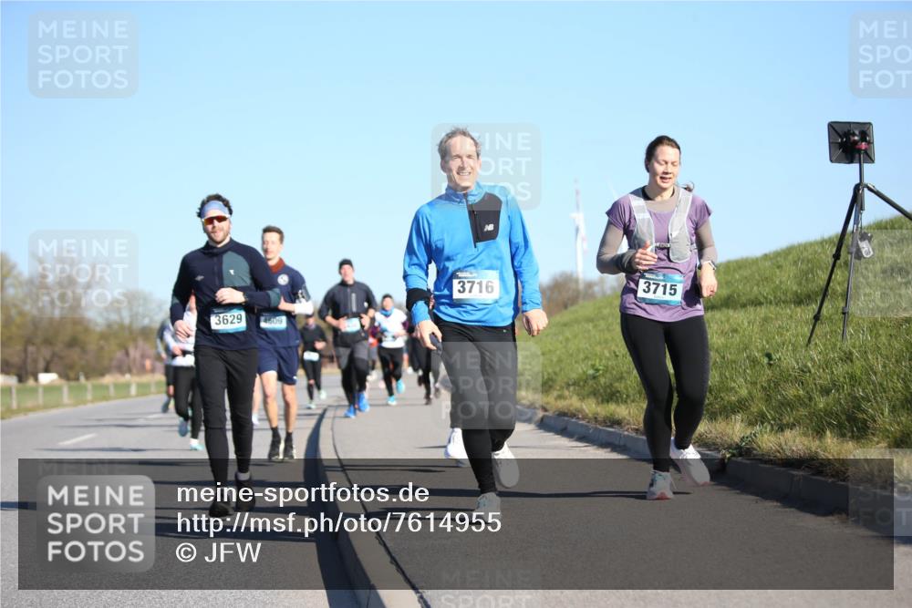06.04.2025 - 44. Internationalen Wilhelmsburger Insellauf Jannik Wohlers http://msf.ph/oto/7614955 06.04.2025 09:32:36 Laufen 3629, 4609, 3716, 3715 meine-sportfotos.de