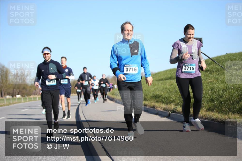 06.04.2025 - 44. Internationalen Wilhelmsburger Insellauf Jannik Wohlers http://msf.ph/oto/7614960 06.04.2025 09:32:37 Laufen 3629, 4609, 3716, 3715 meine-sportfotos.de
