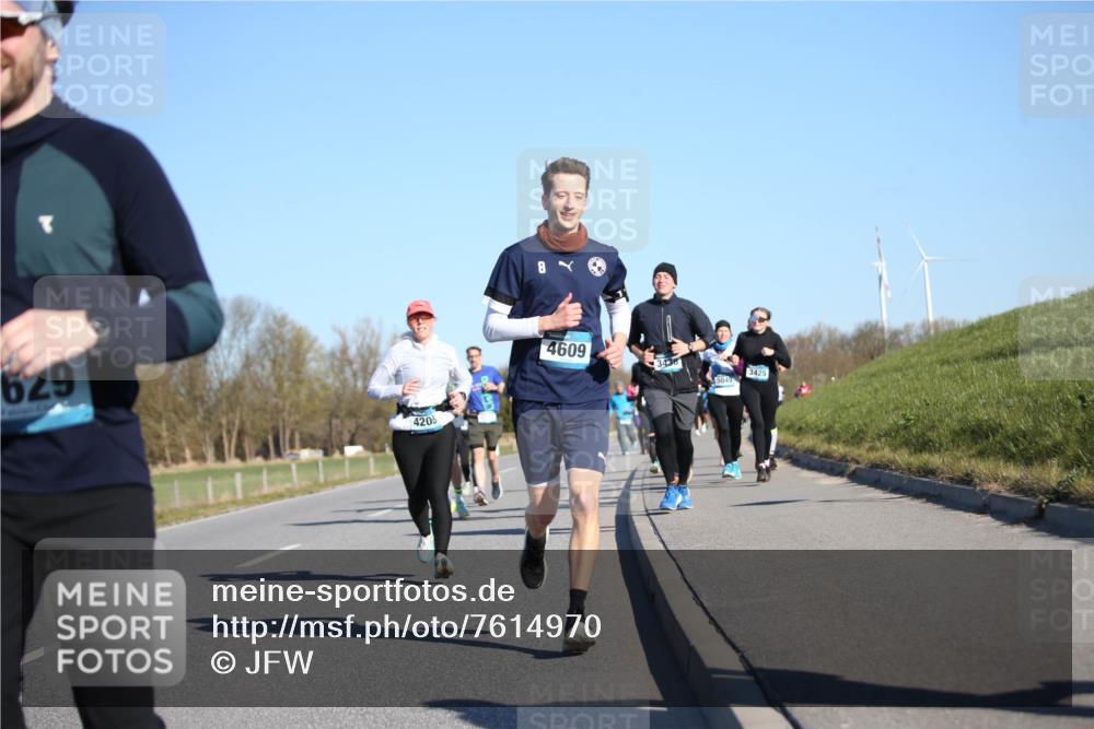 06.04.2025 - 44. Internationalen Wilhelmsburger Insellauf Jannik Wohlers http://msf.ph/oto/7614970 06.04.2025 09:32:39 Laufen 629, 420, 8, 4609, 3425, 5049 meine-sportfotos.de
