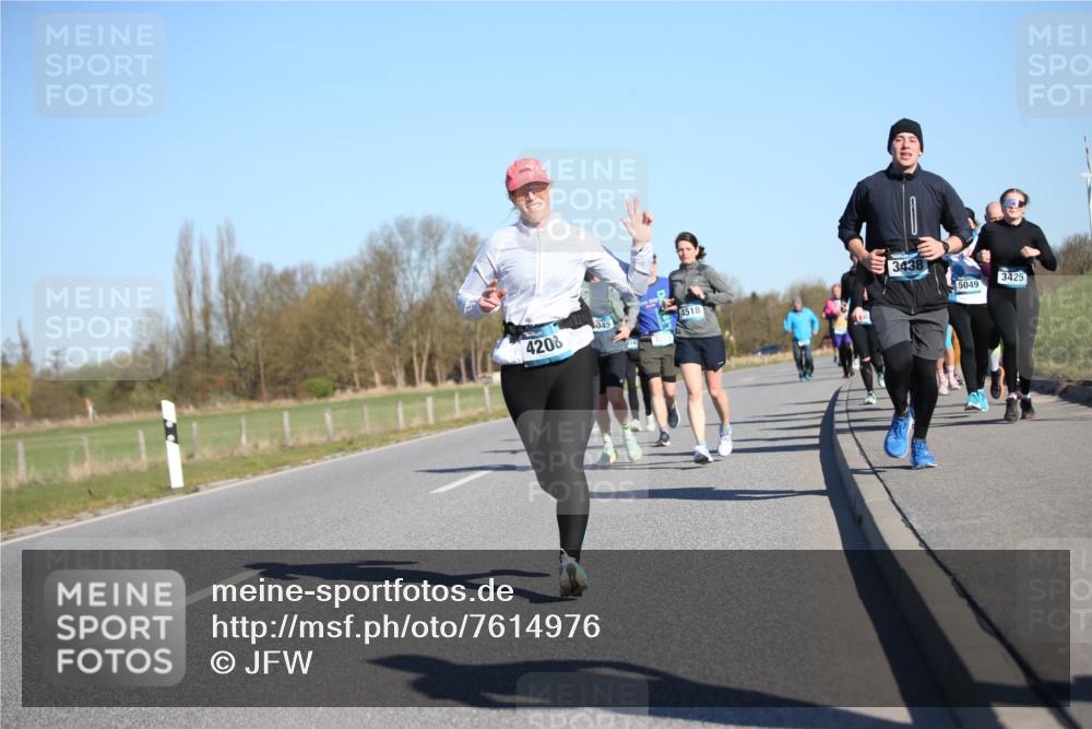 06.04.2025 - 44. Internationalen Wilhelmsburger Insellauf Jannik Wohlers http://msf.ph/oto/7614976 06.04.2025 09:32:41 Laufen 3438, 4518, 5049, 3425, 045, 4208 meine-sportfotos.de
