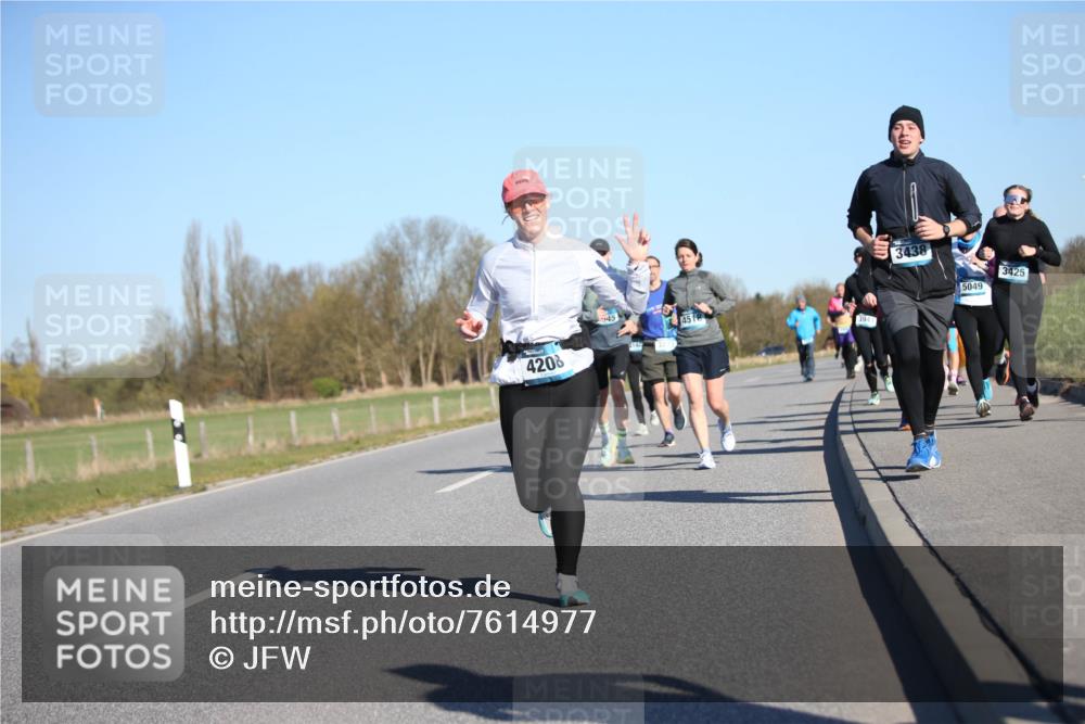 06.04.2025 - 44. Internationalen Wilhelmsburger Insellauf Jannik Wohlers http://msf.ph/oto/7614977 06.04.2025 09:32:41 Laufen 4208, 45, 451, 394, 3438, 5049, 3425 meine-sportfotos.de