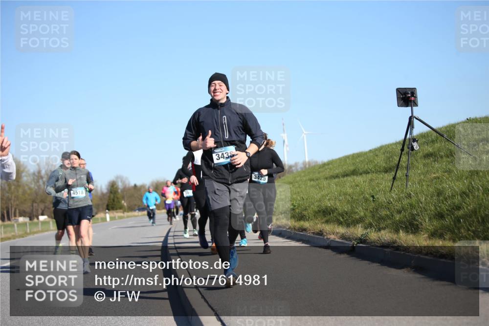 06.04.2025 - 44. Internationalen Wilhelmsburger Insellauf Jannik Wohlers http://msf.ph/oto/7614981 06.04.2025 09:32:41 Laufen 4518, 3438, 3425 meine-sportfotos.de