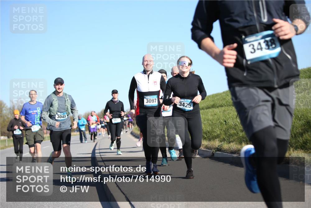 06.04.2025 - 44. Internationalen Wilhelmsburger Insellauf Jannik Wohlers http://msf.ph/oto/7614990 06.04.2025 09:32:43 Laufen 4145, 3273, 3045, 3943, 3097, 3425, 3438 meine-sportfotos.de