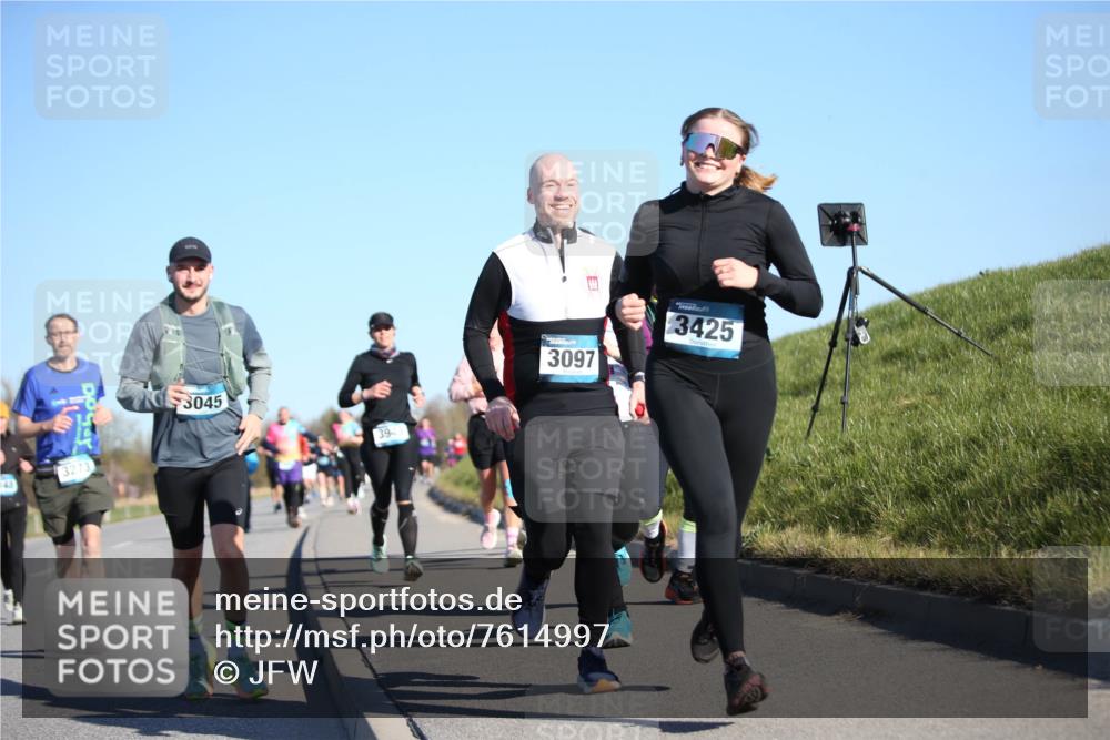 06.04.2025 - 44. Internationalen Wilhelmsburger Insellauf Jannik Wohlers http://msf.ph/oto/7614997 06.04.2025 09:32:44 Laufen 143, 3273, 3045, 394, 3097, 3425 meine-sportfotos.de