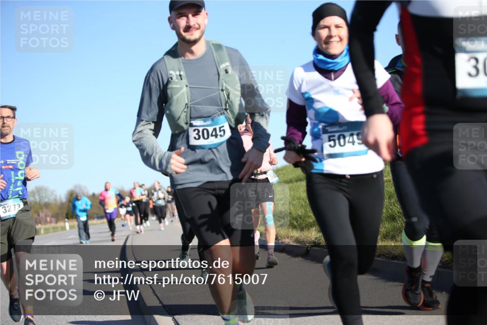 06.04.2025 - 44. Internationalen Wilhelmsburger Insellauf Jannik Wohlers http://msf.ph/oto/7615007 06.04.2025 09:32:45 Laufen 3045, 3273, 50, 5049, 30 meine-sportfotos.de