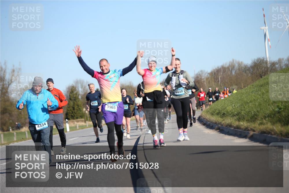 06.04.2025 - 44. Internationalen Wilhelmsburger Insellauf Jannik Wohlers http://msf.ph/oto/7615028 06.04.2025 09:32:48 Laufen 4334, 4025, 3965, 545, 4448, 811 meine-sportfotos.de