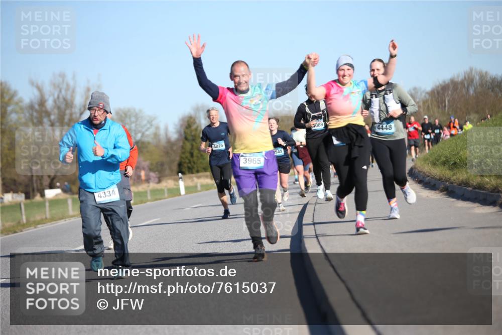 06.04.2025 - 44. Internationalen Wilhelmsburger Insellauf Jannik Wohlers http://msf.ph/oto/7615037 06.04.2025 09:32:49 Laufen 4334, 4025, 545, 3965, 089, 4448 meine-sportfotos.de