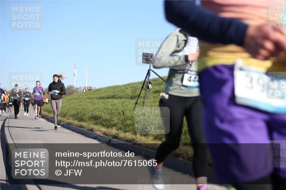 06.04.2025 - 44. Internationalen Wilhelmsburger Insellauf Jannik Wohlers http://msf.ph/oto/7615065 06.04.2025 09:32:54 Laufen 44, 5968 meine-sportfotos.de