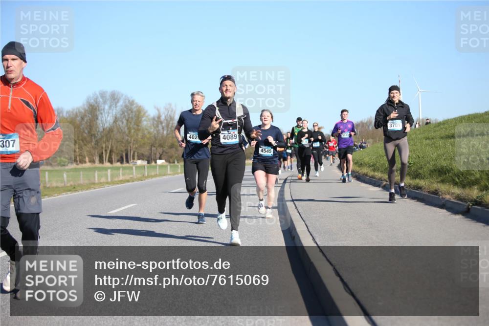 06.04.2025 - 44. Internationalen Wilhelmsburger Insellauf Jannik Wohlers http://msf.ph/oto/7615069 06.04.2025 09:32:55 Laufen 307, 402, 4089, 4545, 3781 meine-sportfotos.de