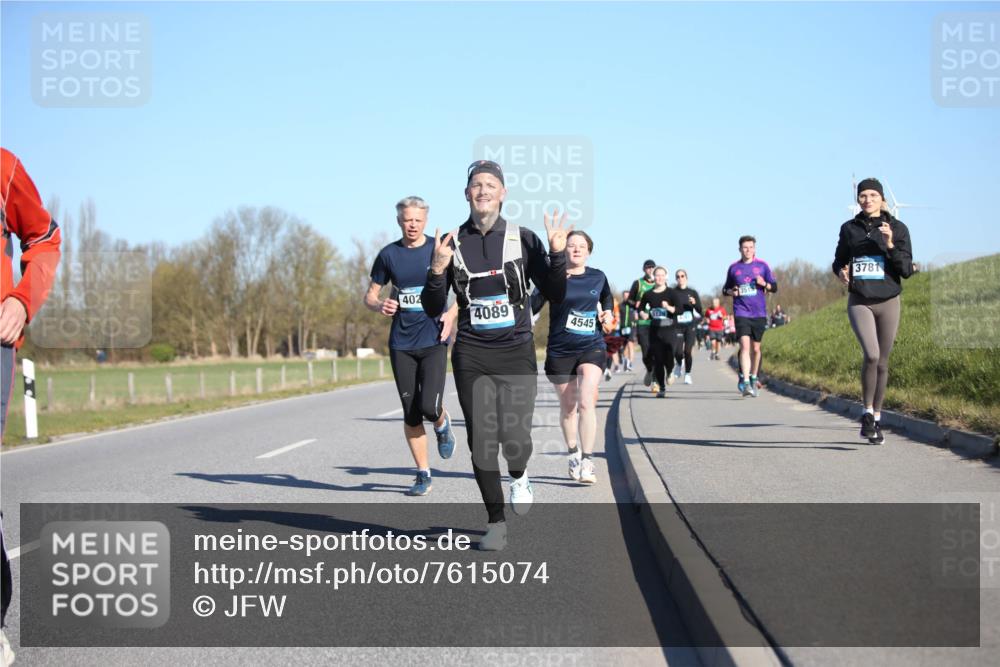 06.04.2025 - 44. Internationalen Wilhelmsburger Insellauf Jannik Wohlers http://msf.ph/oto/7615074 06.04.2025 09:32:56 Laufen 402, 4089, 4545, 3781 meine-sportfotos.de