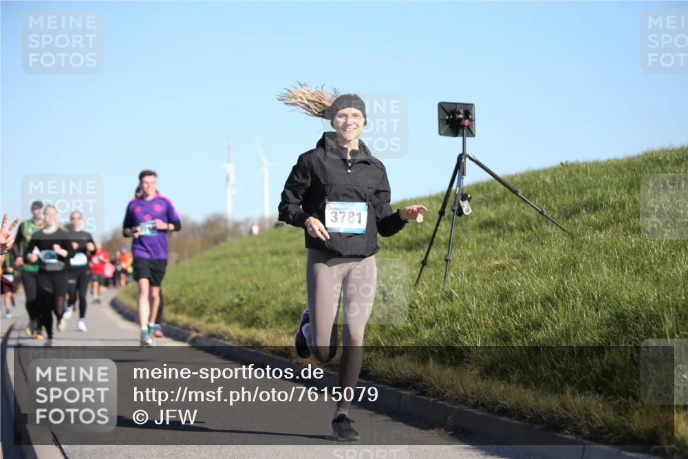 06.04.2025 - 44. Internationalen Wilhelmsburger Insellauf Jannik Wohlers http://msf.ph/oto/7615079 06.04.2025 09:32:57 Laufen 3781 meine-sportfotos.de