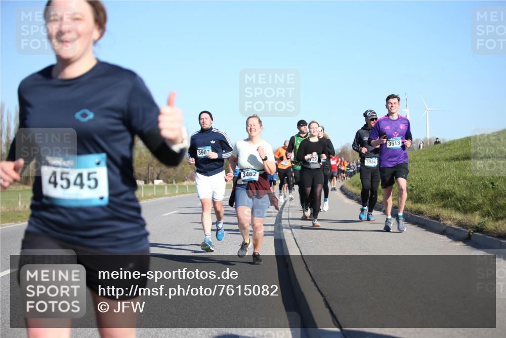 06.04.2025 - 44. Internationalen Wilhelmsburger Insellauf Jannik Wohlers http://msf.ph/oto/7615082 06.04.2025 09:32:59 Laufen 4545, 390, 3462, 3789, 3984, 3513 meine-sportfotos.de