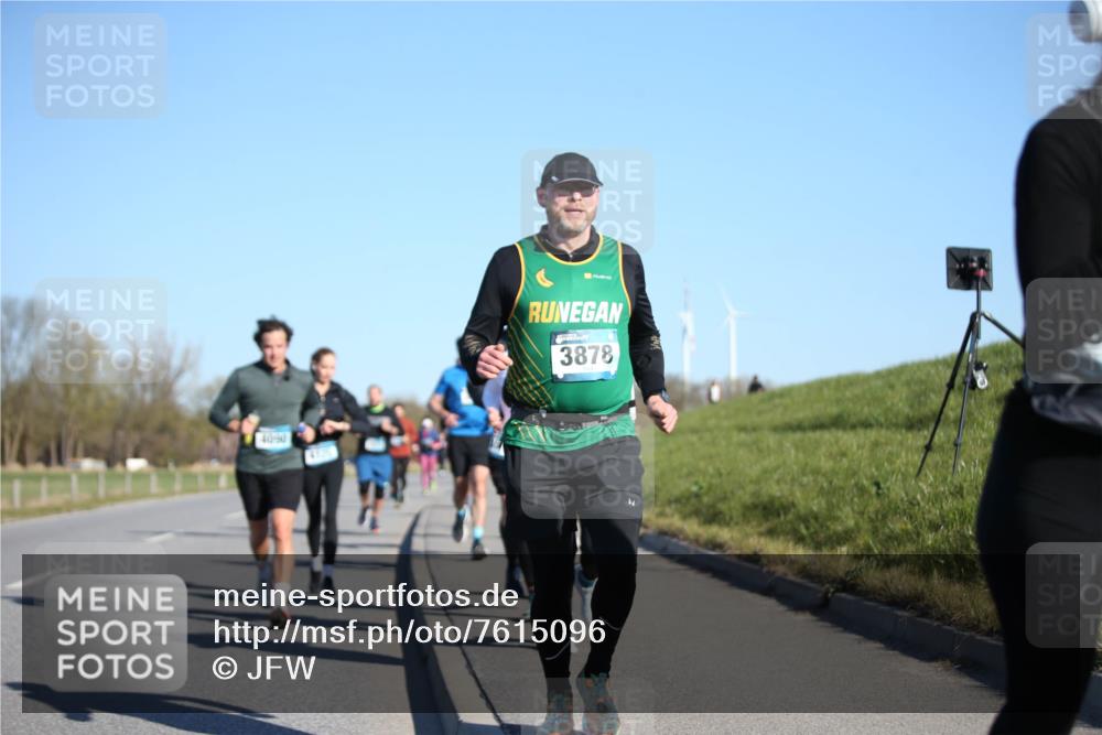 06.04.2025 - 44. Internationalen Wilhelmsburger Insellauf Jannik Wohlers http://msf.ph/oto/7615096 06.04.2025 09:33:02 Laufen 4090, 3878 meine-sportfotos.de