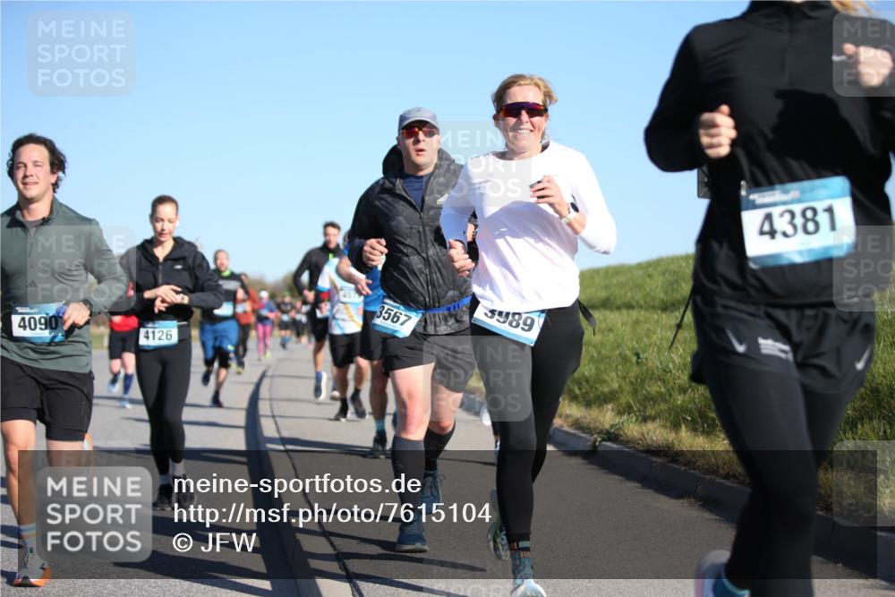 06.04.2025 - 44. Internationalen Wilhelmsburger Insellauf Jannik Wohlers http://msf.ph/oto/7615104 06.04.2025 09:33:04 Laufen 4090, 4126, 457, 3567, 3989, 4381 meine-sportfotos.de