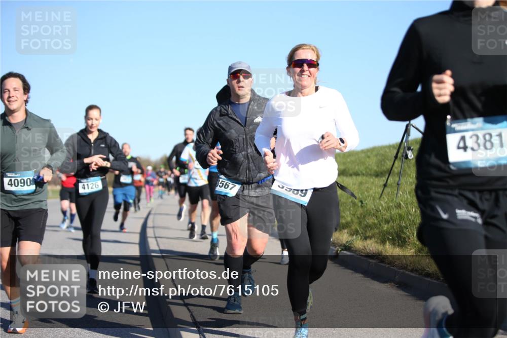 06.04.2025 - 44. Internationalen Wilhelmsburger Insellauf Jannik Wohlers http://msf.ph/oto/7615105 06.04.2025 09:33:05 Laufen 4090, 3567, 4126, 4381 meine-sportfotos.de