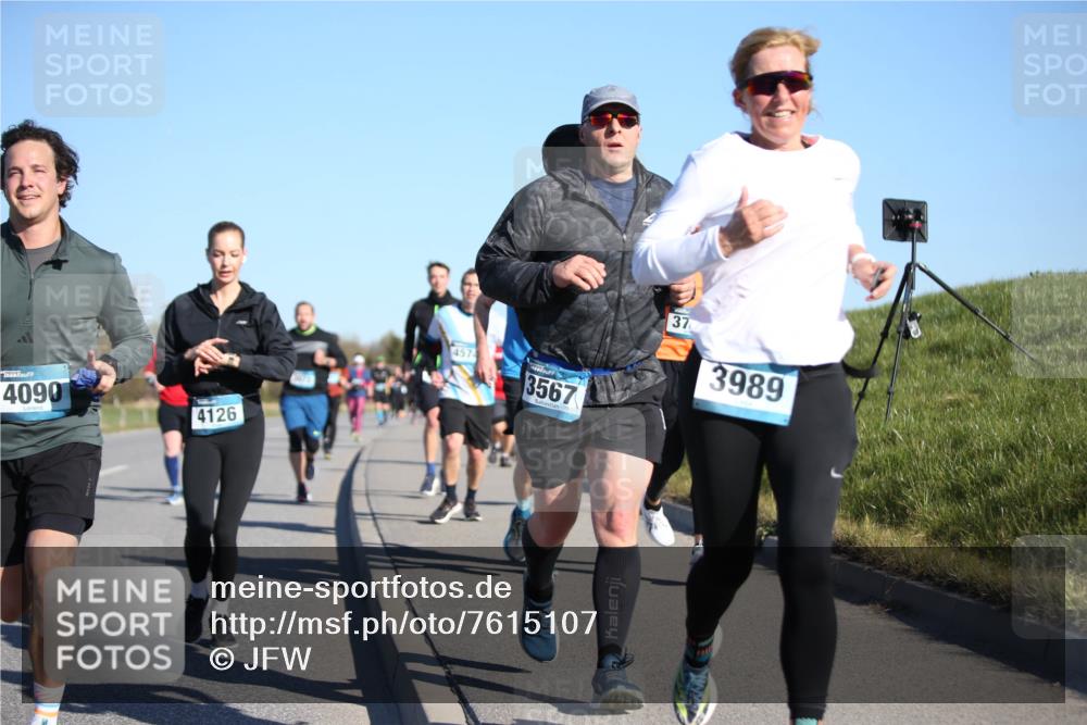 06.04.2025 - 44. Internationalen Wilhelmsburger Insellauf Jannik Wohlers http://msf.ph/oto/7615107 06.04.2025 09:33:05 Laufen 4090, 4126, 4574, 3567, 37, 3989 meine-sportfotos.de
