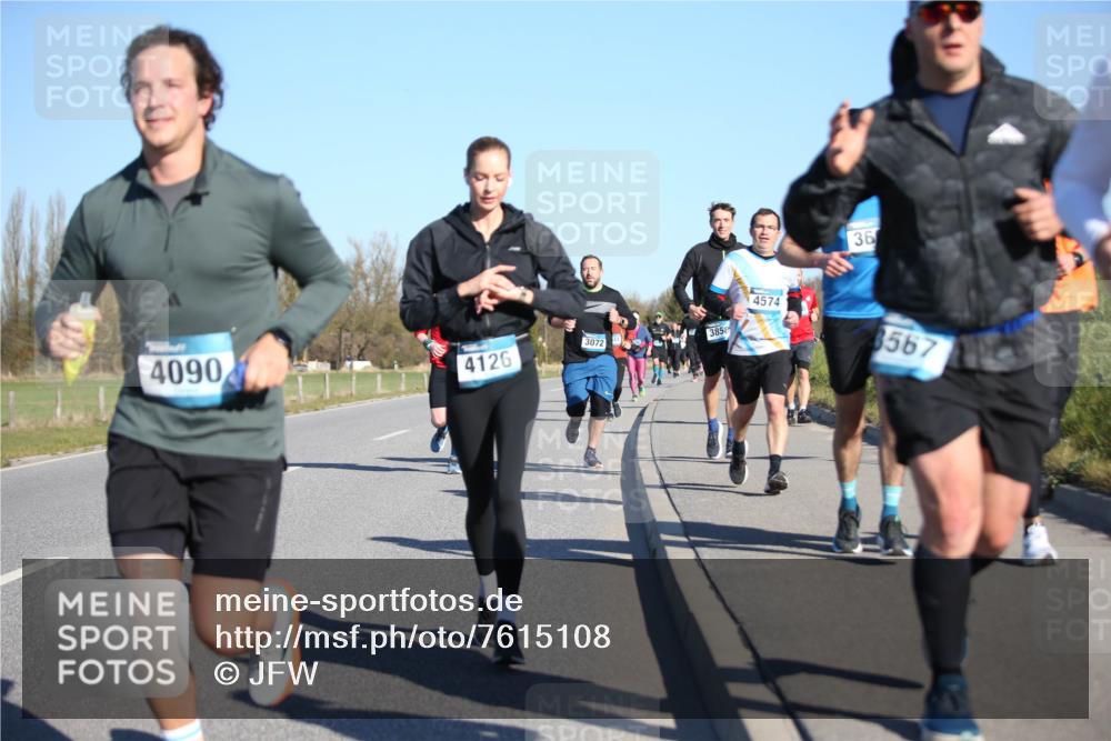 06.04.2025 - 44. Internationalen Wilhelmsburger Insellauf Jannik Wohlers http://msf.ph/oto/7615108 06.04.2025 09:33:05 Laufen 4090, 4126, 3072, 3858, 36, 4574, 3567 meine-sportfotos.de