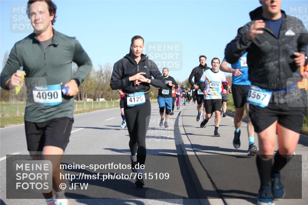 06.04.2025 - 44. Internationalen Wilhelmsburger Insellauf Jannik Wohlers http://msf.ph/oto/7615109 06.04.2025 09:33:05 Laufen 4090, 4126, 3072, 38, 4574, 43567 meine-sportfotos.de