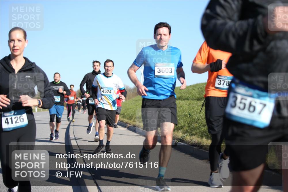 06.04.2025 - 44. Internationalen Wilhelmsburger Insellauf Jannik Wohlers http://msf.ph/oto/7615116 06.04.2025 09:33:06 Laufen 4126, 072, 385, 4574, 3603, 378, 3567 meine-sportfotos.de