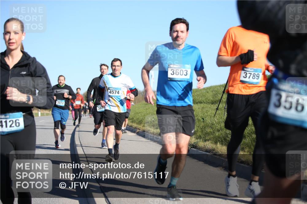 06.04.2025 - 44. Internationalen Wilhelmsburger Insellauf Jannik Wohlers http://msf.ph/oto/7615117 06.04.2025 09:33:06 Laufen 4126, 3072, 385, 4574, 3789, 3603, 356 meine-sportfotos.de