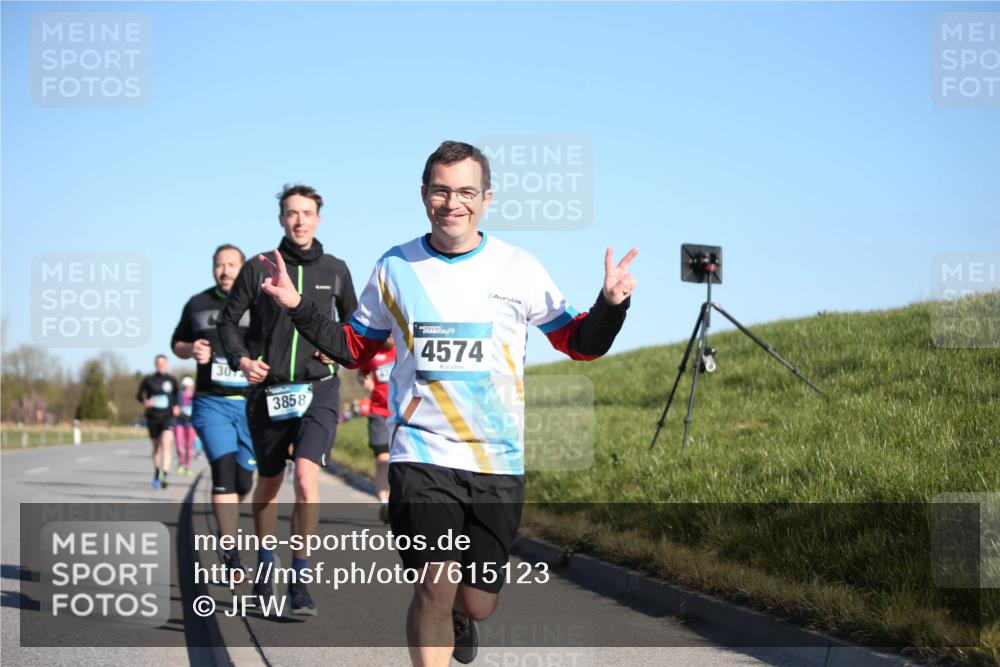 06.04.2025 - 44. Internationalen Wilhelmsburger Insellauf Jannik Wohlers http://msf.ph/oto/7615123 06.04.2025 09:33:08 Laufen 30, 3858, 4574 meine-sportfotos.de