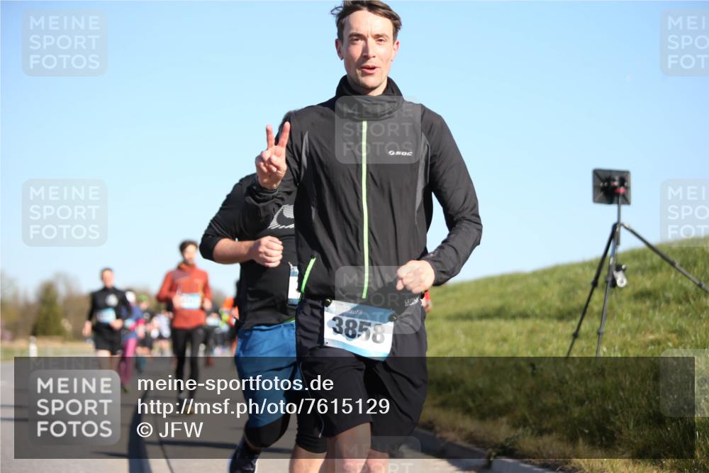 06.04.2025 - 44. Internationalen Wilhelmsburger Insellauf Jannik Wohlers http://msf.ph/oto/7615129 06.04.2025 09:33:09 Laufen 3858 meine-sportfotos.de