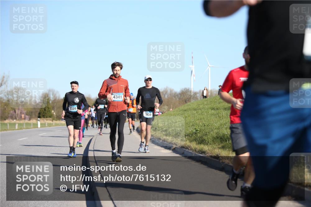 06.04.2025 - 44. Internationalen Wilhelmsburger Insellauf Jannik Wohlers http://msf.ph/oto/7615132 06.04.2025 09:33:10 Laufen 3320, 4341, 3956 meine-sportfotos.de
