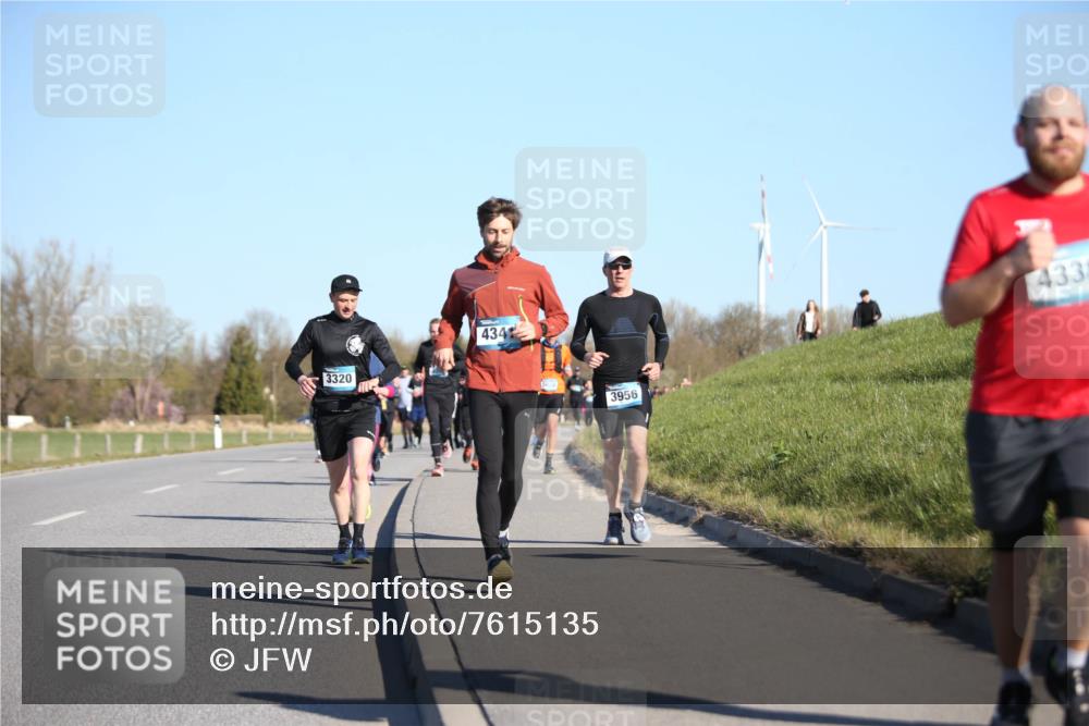 06.04.2025 - 44. Internationalen Wilhelmsburger Insellauf Jannik Wohlers http://msf.ph/oto/7615135 06.04.2025 09:33:10 Laufen 3320, 434, 5020, 3956, 433 meine-sportfotos.de